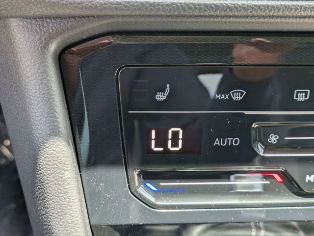 New 2026 Black Volkswagen 1.5T SE image 22