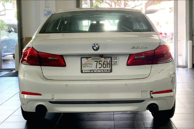 Used 2018 Mineral White Metallic BMW 530e iPerformance image 4