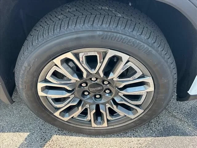 New 2026 Glacier White Tricoat GMC Denali Ultimate image 15