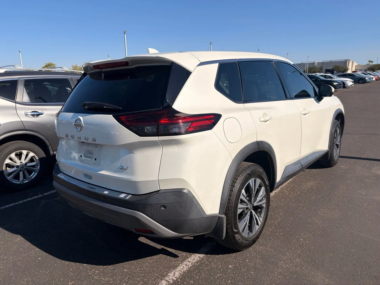 Used 2021 Pearl White Tricoat Nissan SV image 4
