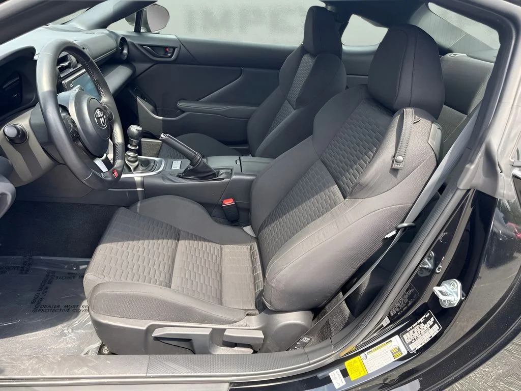 Used 2022  Toyota Base image 9