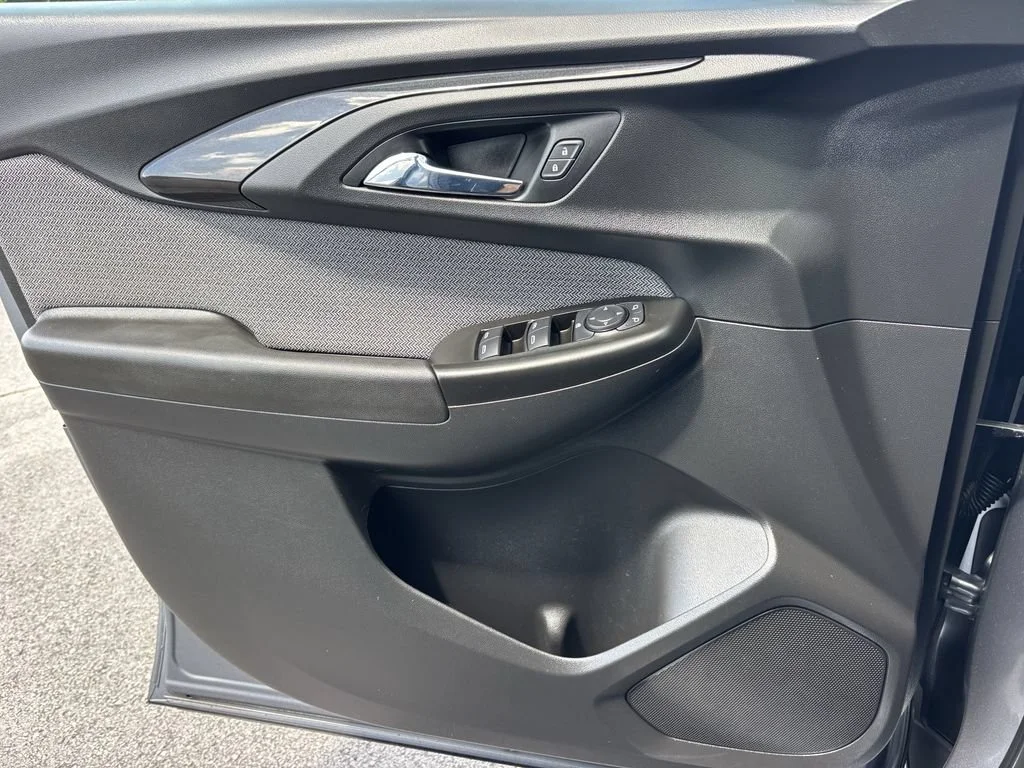 Used 2021 SATIN STEEL METALLIC Chevrolet LT image 13
