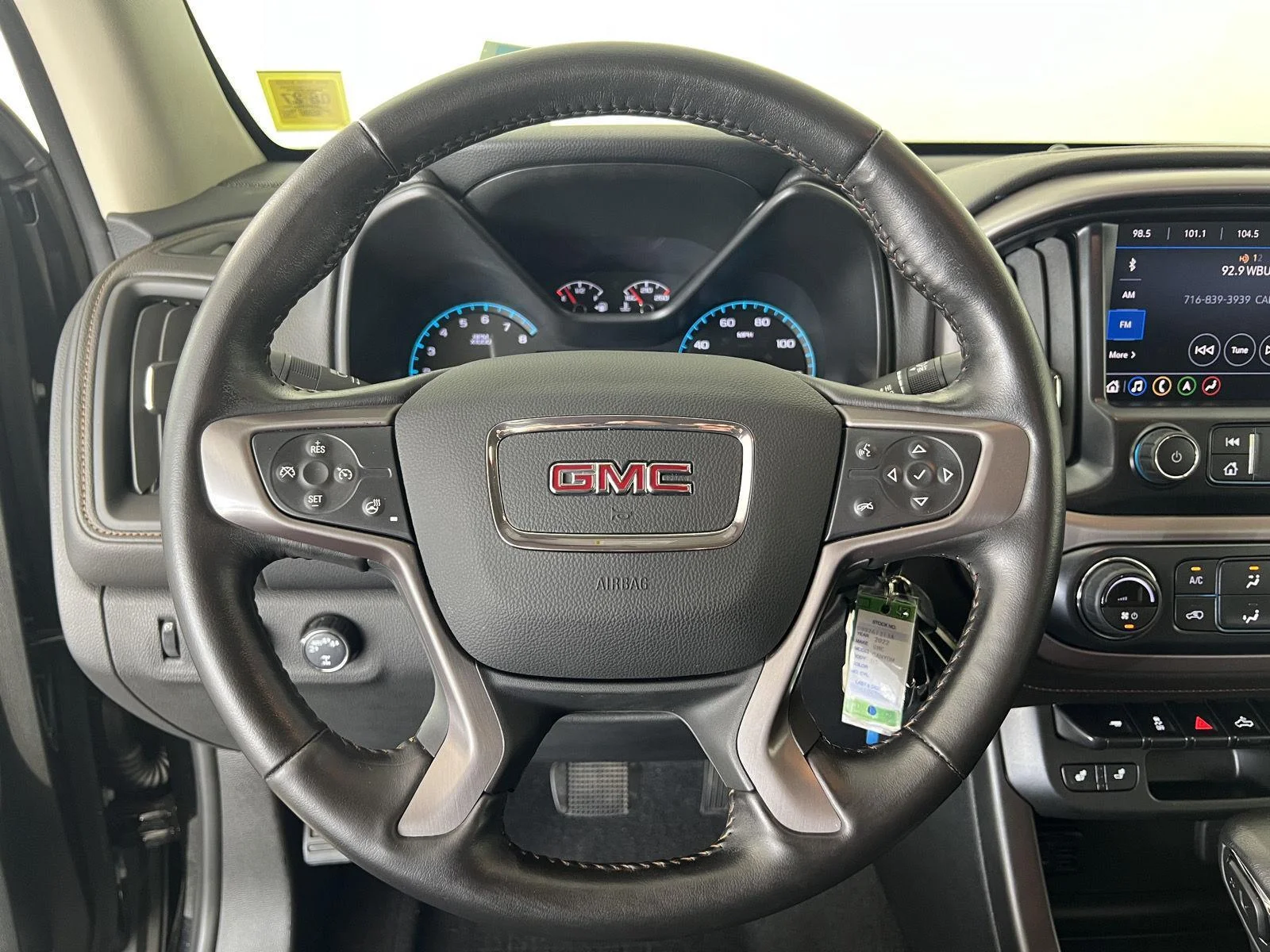 Used 2022 Onyx Black GMC AT4 - Leather image 8