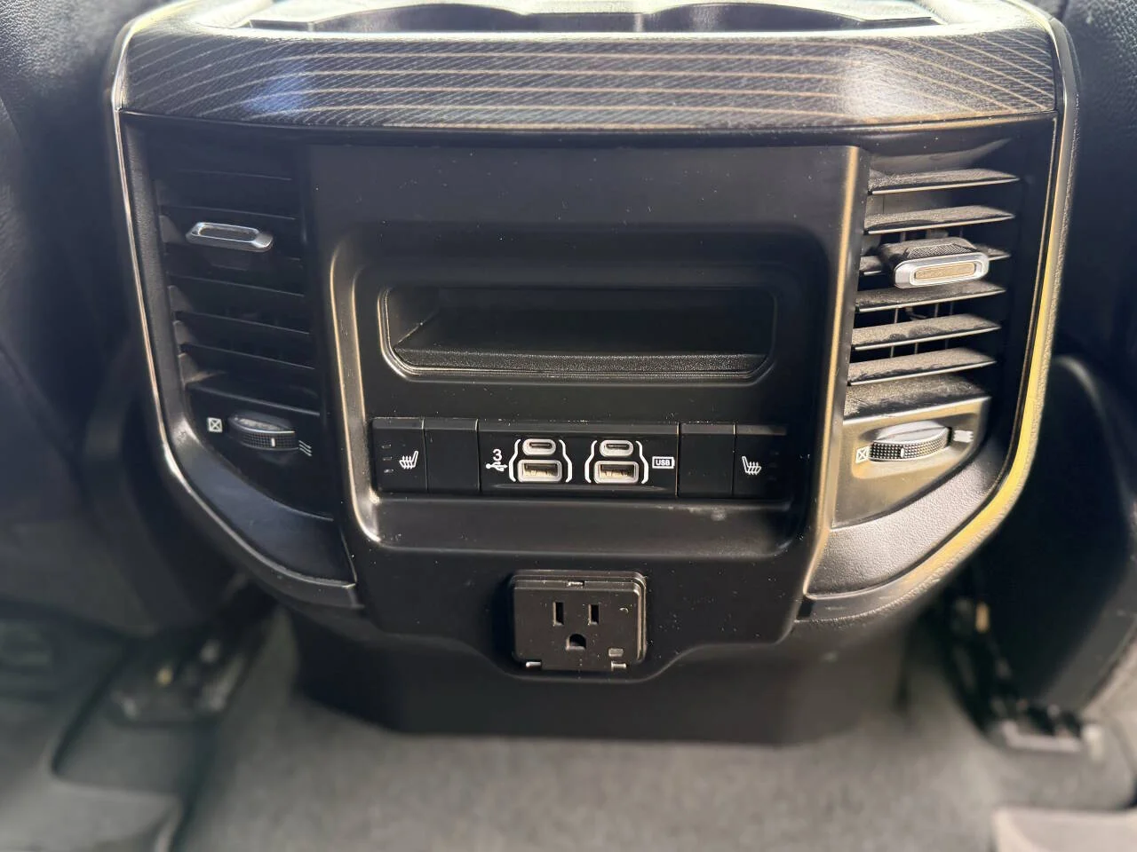 Used 2019 Silver RAM Limited 4x4 4dr Crew Cab 5.6 ft. SB Pickup image 23