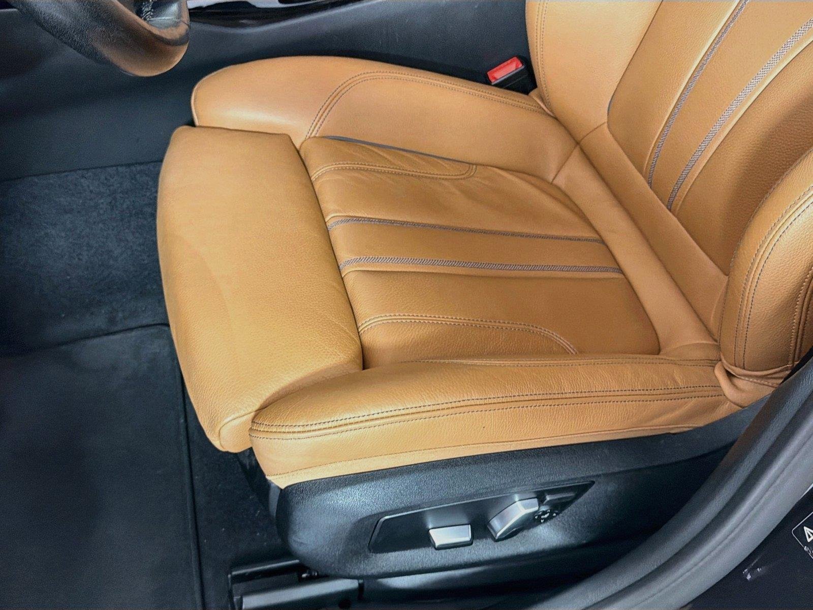 Used 2022 Dark Graphite Metallic BMW 540i xDrive image 20