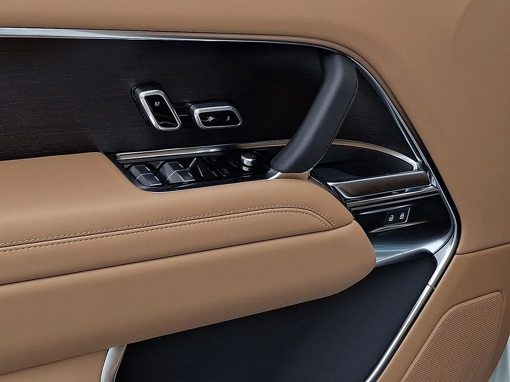 New 2026  Land Rover SE image 8