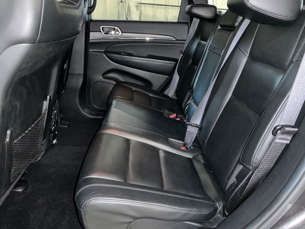 Used 2019 Gray Jeep Limited image 25