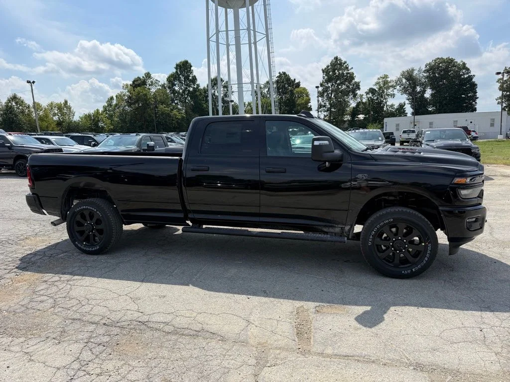 New 2027 Diamond Black Crystal Pearl-Coat Exterior Paint RAM Black Express image 5