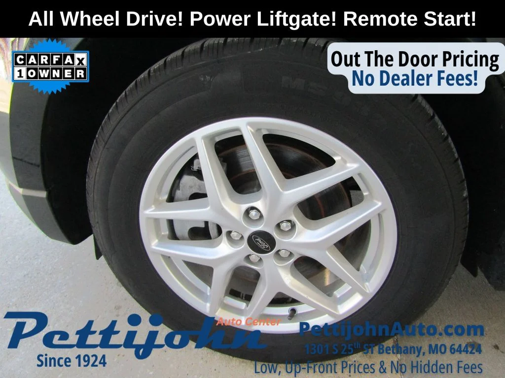 Used 2023 Black Ford SEL image 27