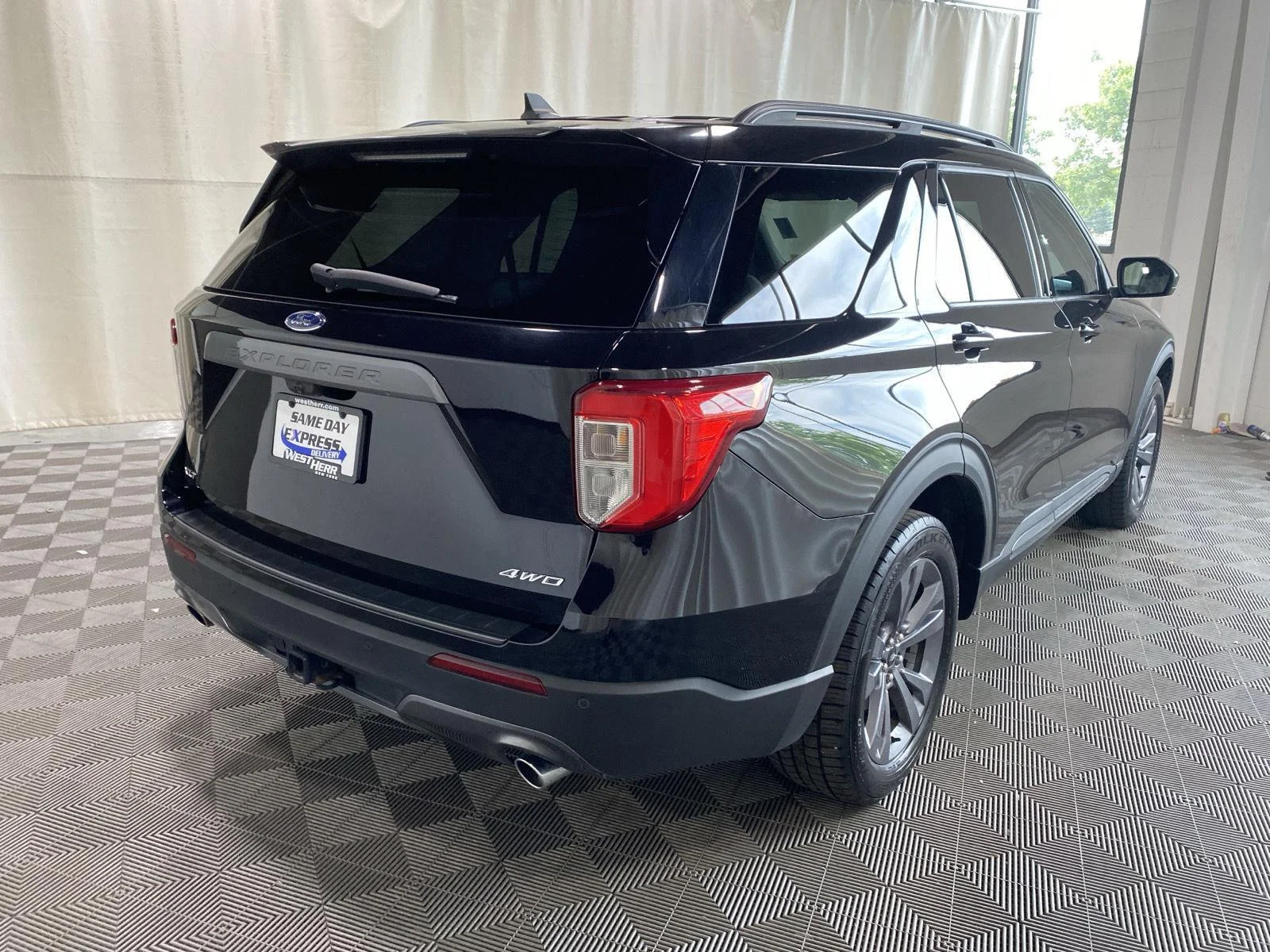 Used 2023 Black Metallic Ford XLT image 13