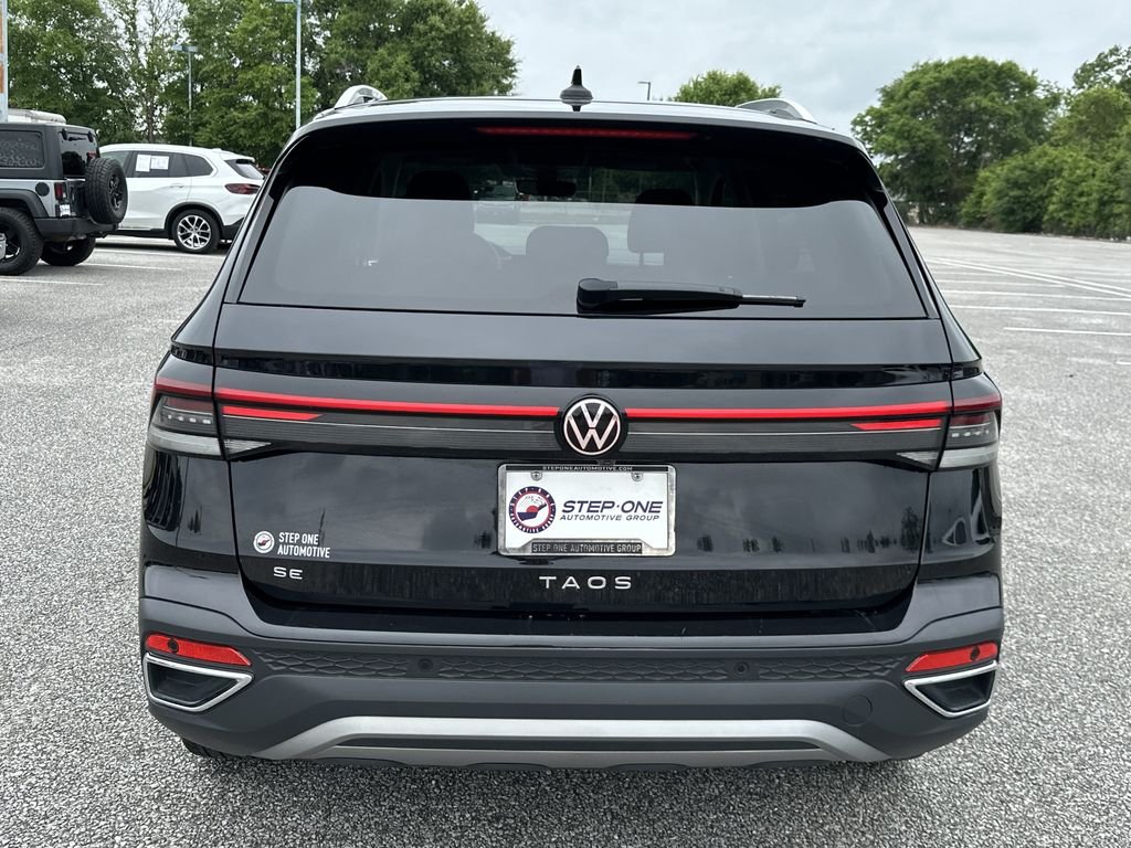 Used 2025 Black Volkswagen 1.5T SE image 6