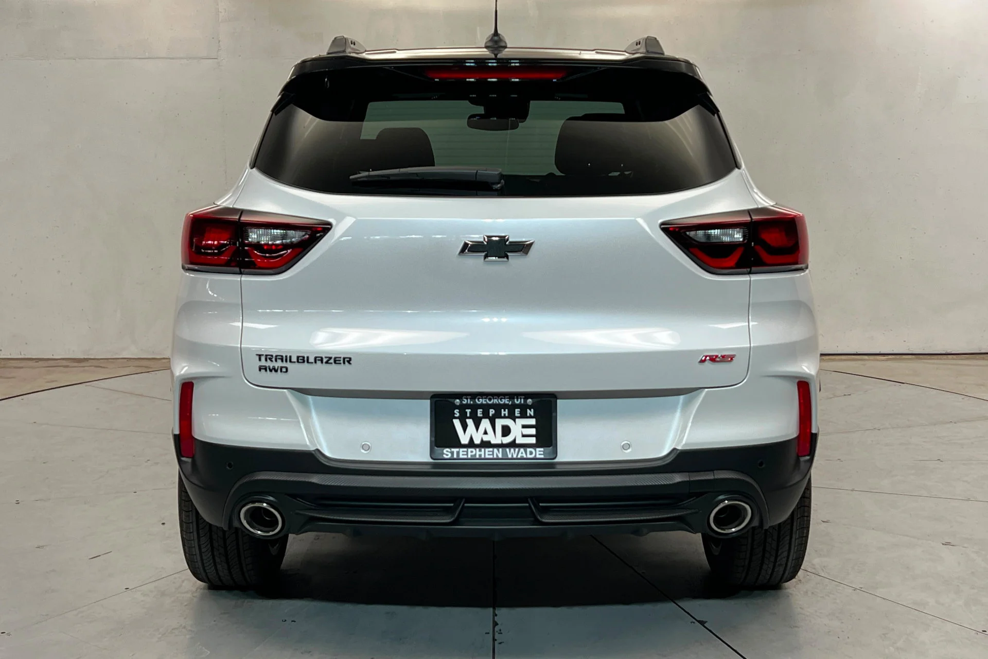 New 2026 Iridescent Pearl Tricoat Chevrolet RS image 4