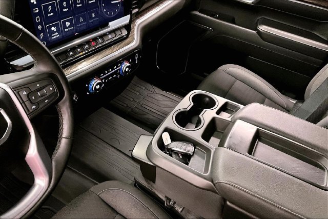 Used 2023 Summit White GMC SLE image 17