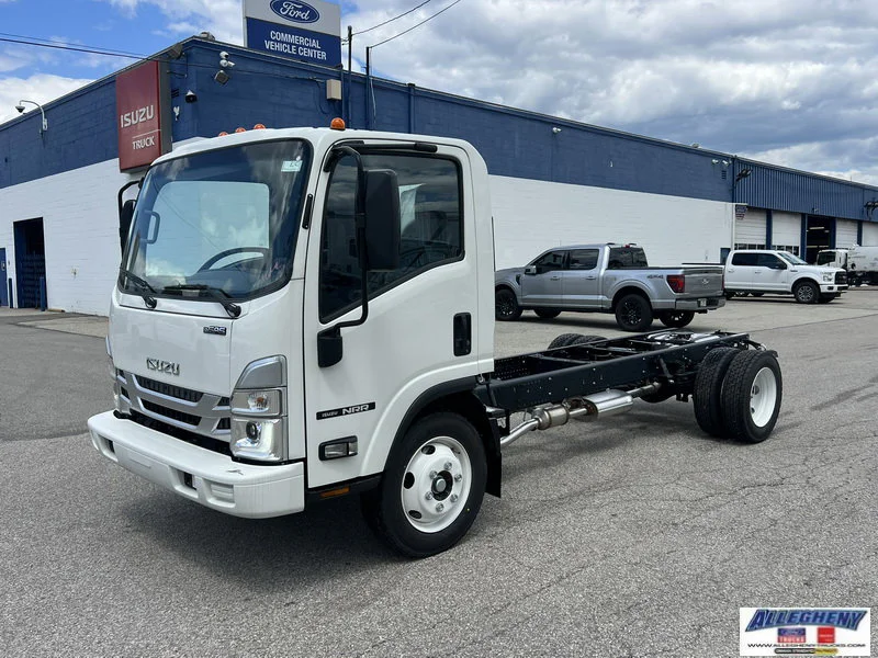 2025 Isuzu NRR's photo