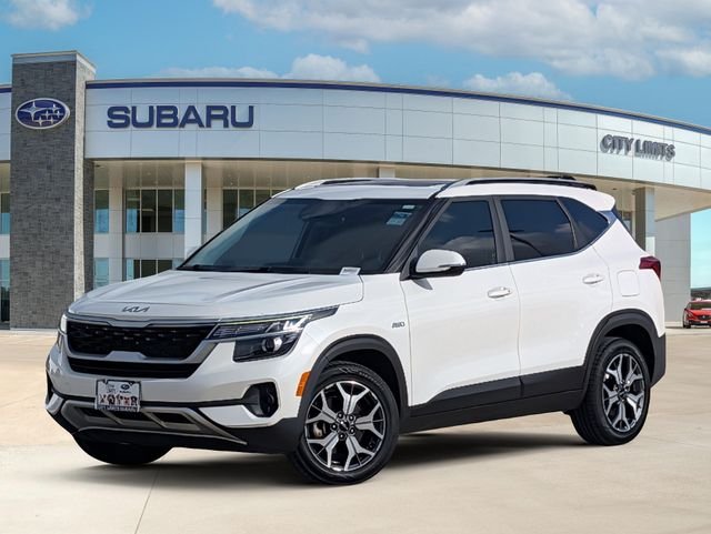 Used 2022 White Kia EX image 1