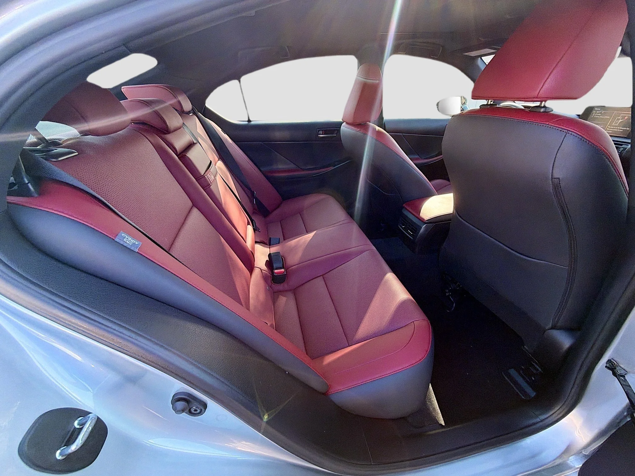 2025 Lexus IS 300 - Photo 24