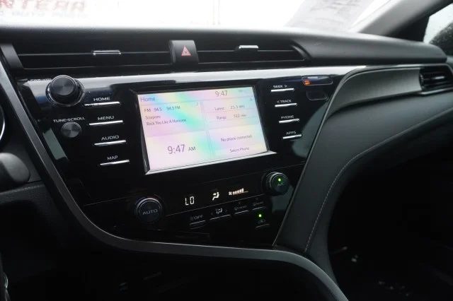 Used 2019  Toyota LE image 28