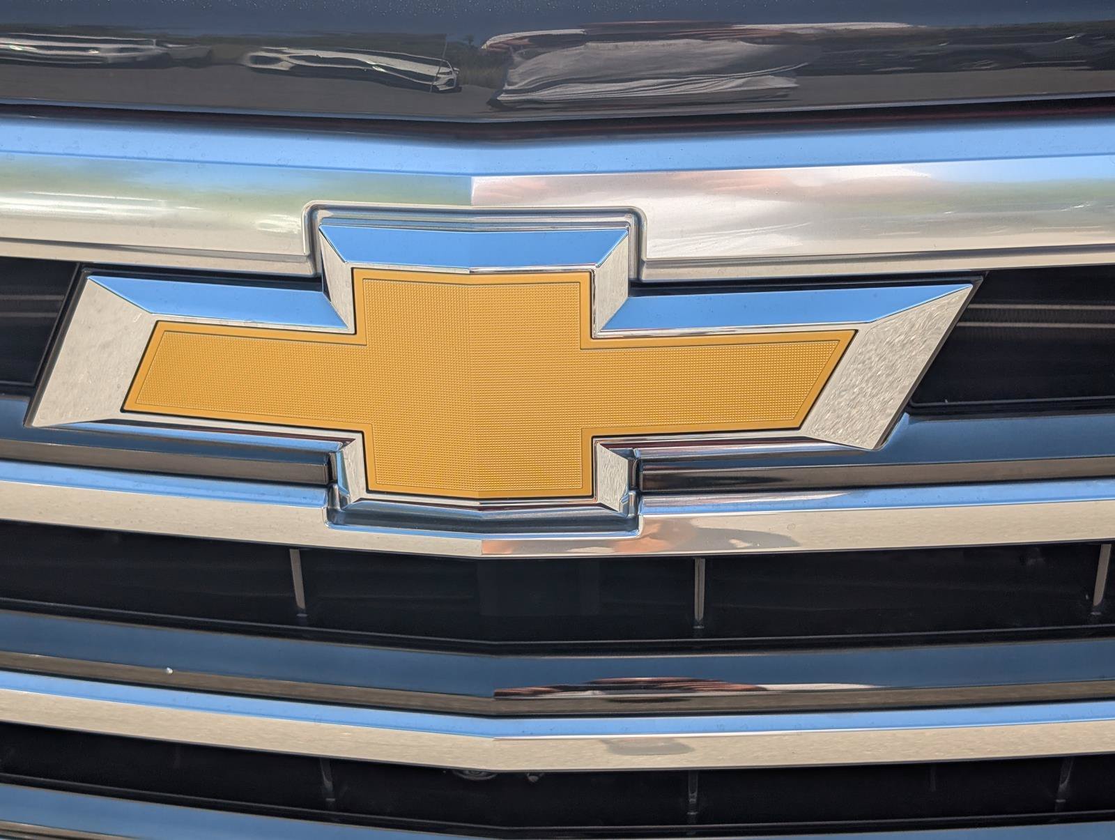 Used 2024 Radiant Red Tintcoat Chevrolet High Country image 3