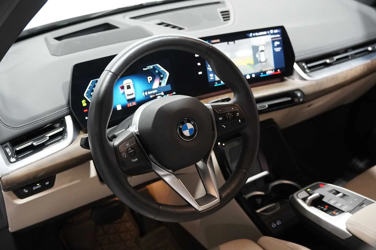 Certified Used 2025 Mineral White Metallic BMW xDrive28i image 9