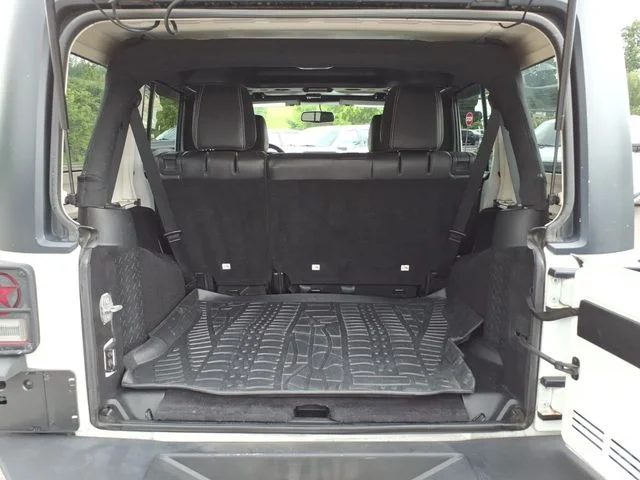 Used 2015 White Jeep Unlimited Sport image 11