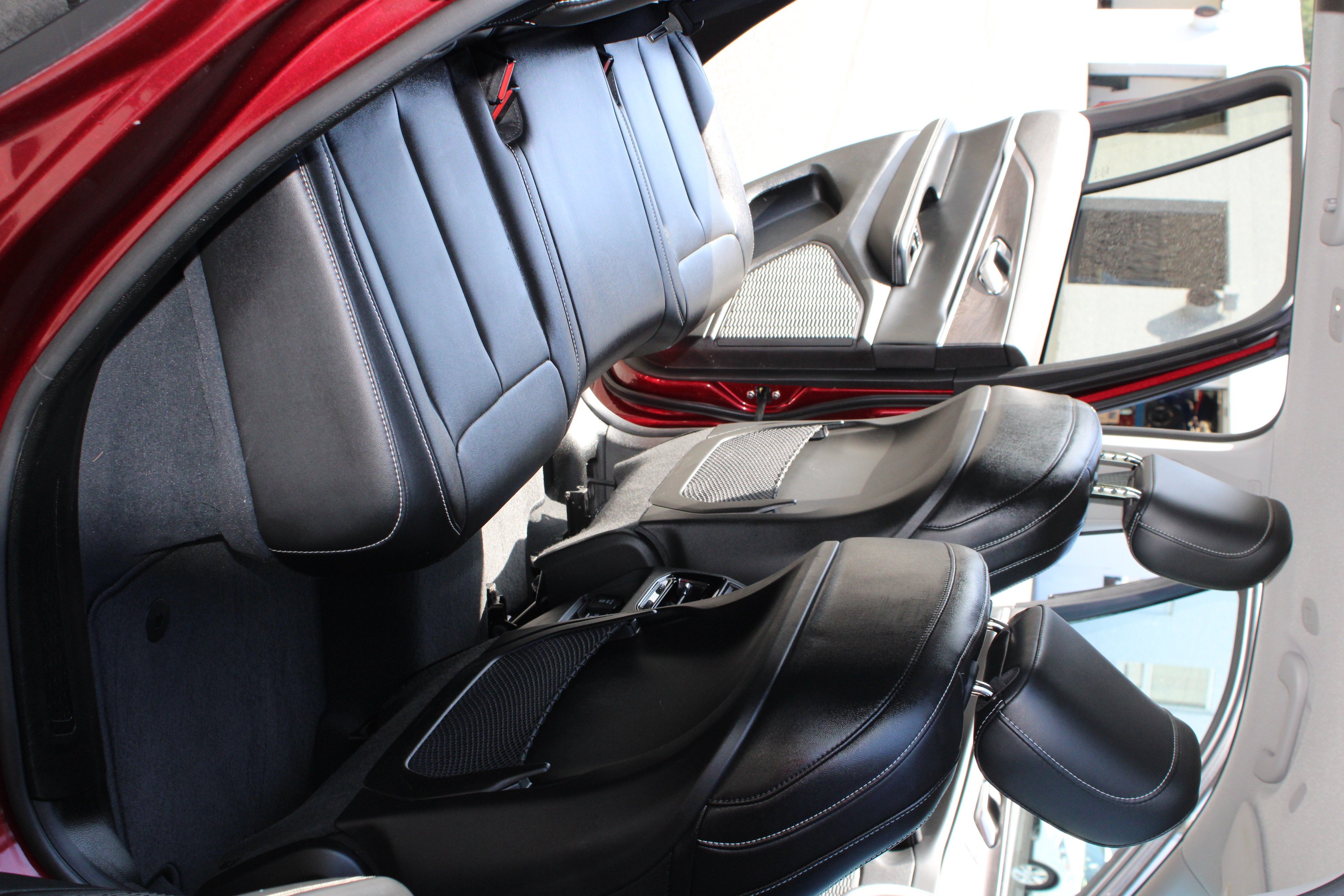 Used 2023 Velvet Red Pearlcoat Jeep Limited image 18
