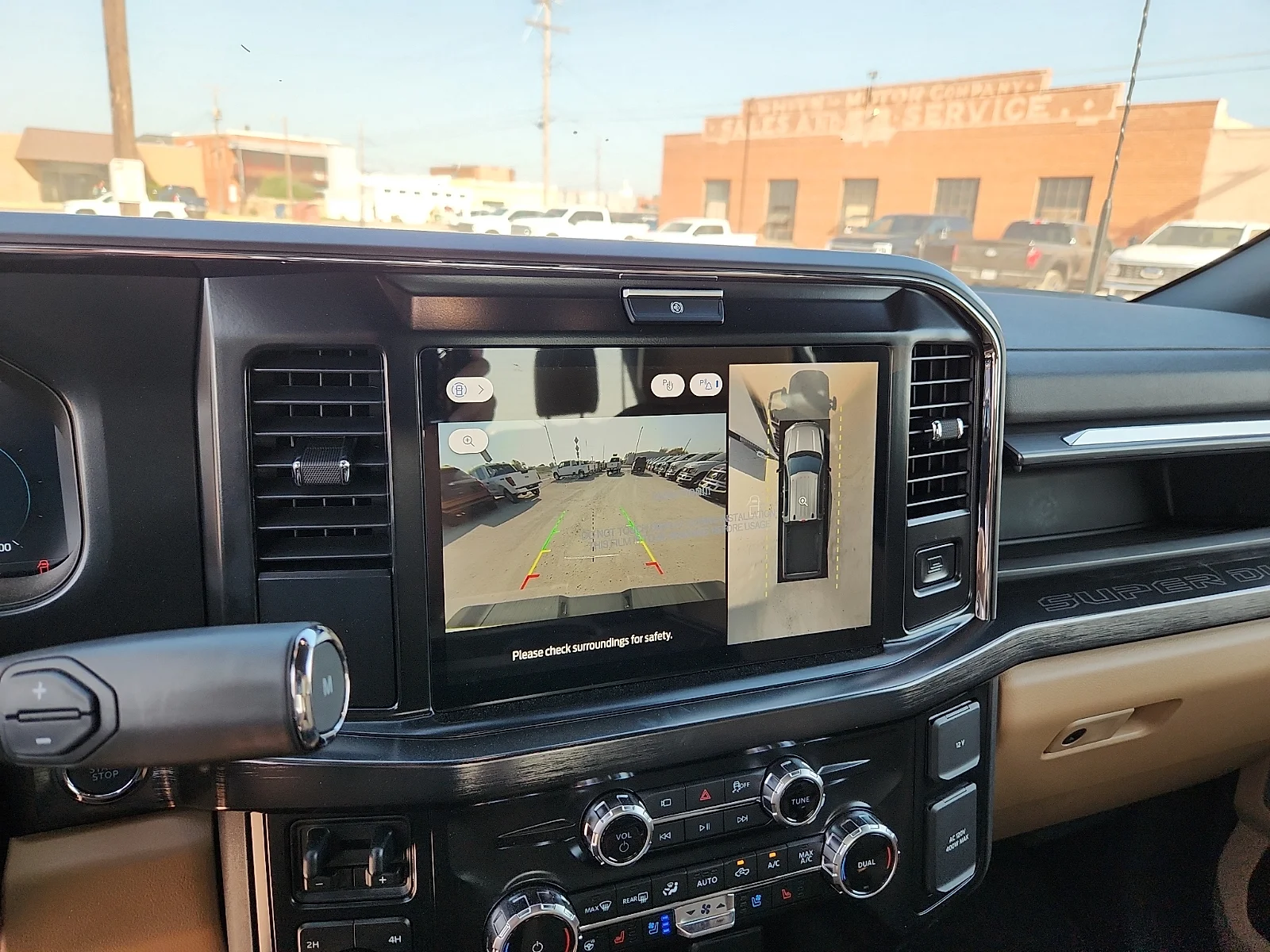New 2026 Oxford White Ford Lariat image 23