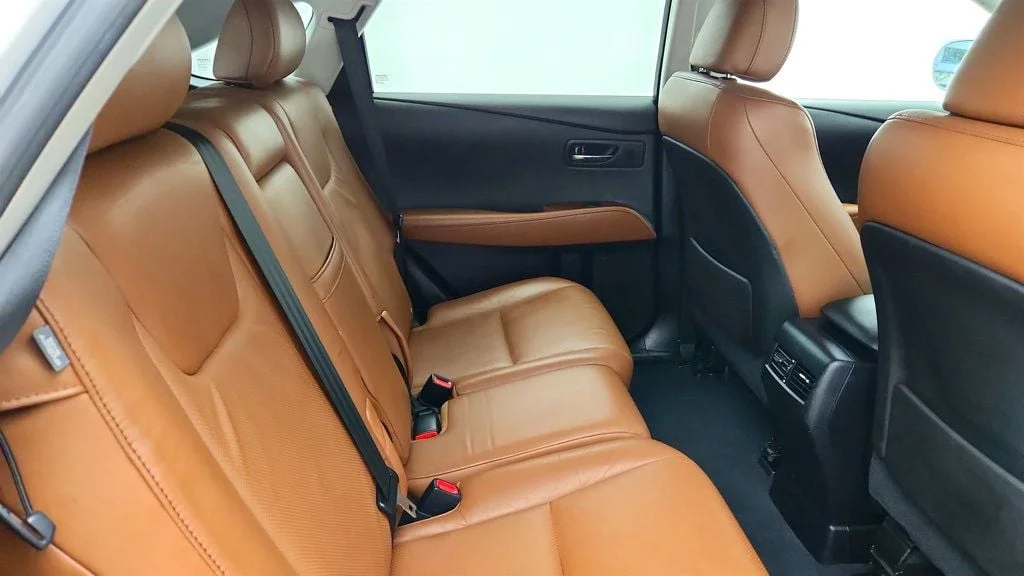 Used 2013 Starfire Pearl Lexus AWD 4dr w/ Navigation, Blind Spot Monitor & Heated/Cooled Seats image 25
