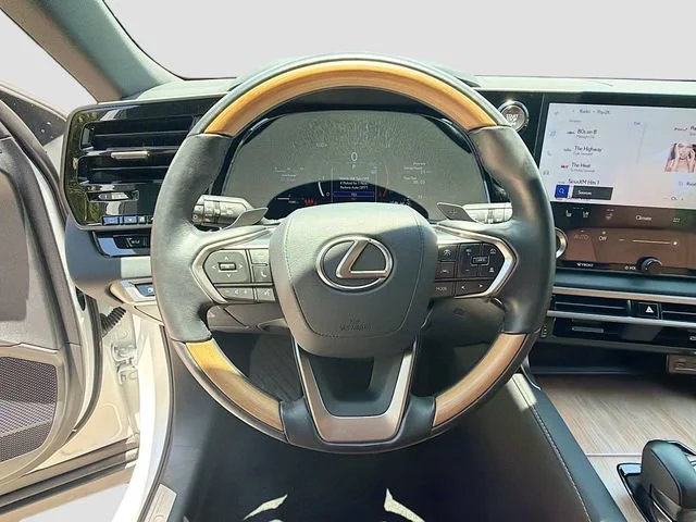 Certified Used 2025 White Pearl Lexus RX 350 Premium image 41