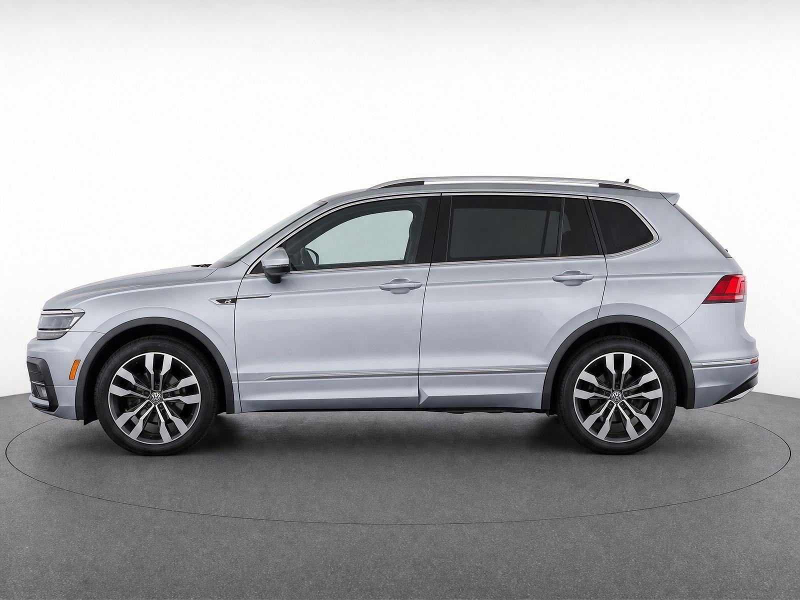 Used 2019 Pyrite Silver Metallic Volkswagen SEL Premium image 6