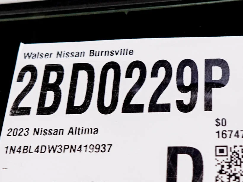 Used 2023 Pearl White Tricoat Nissan 2.5 SV image 30