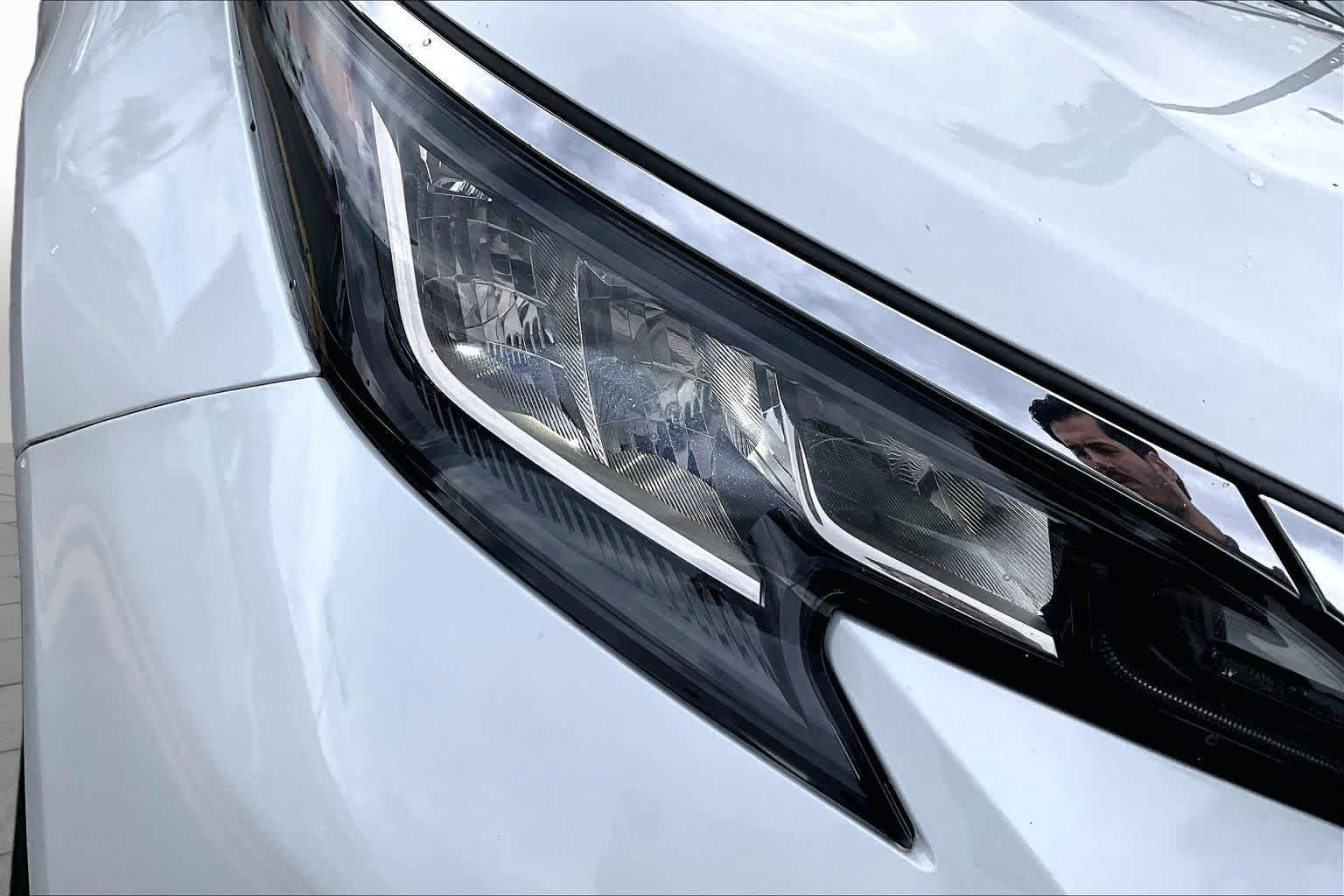 Used 2022 Wind Chill Pearl Toyota XLE image 26