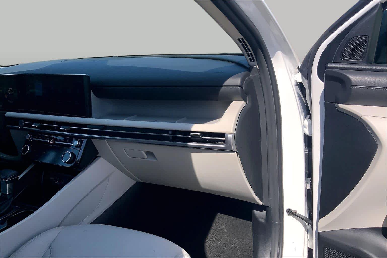Used 2025 Serenity White Pearl Hyundai SEL image 18