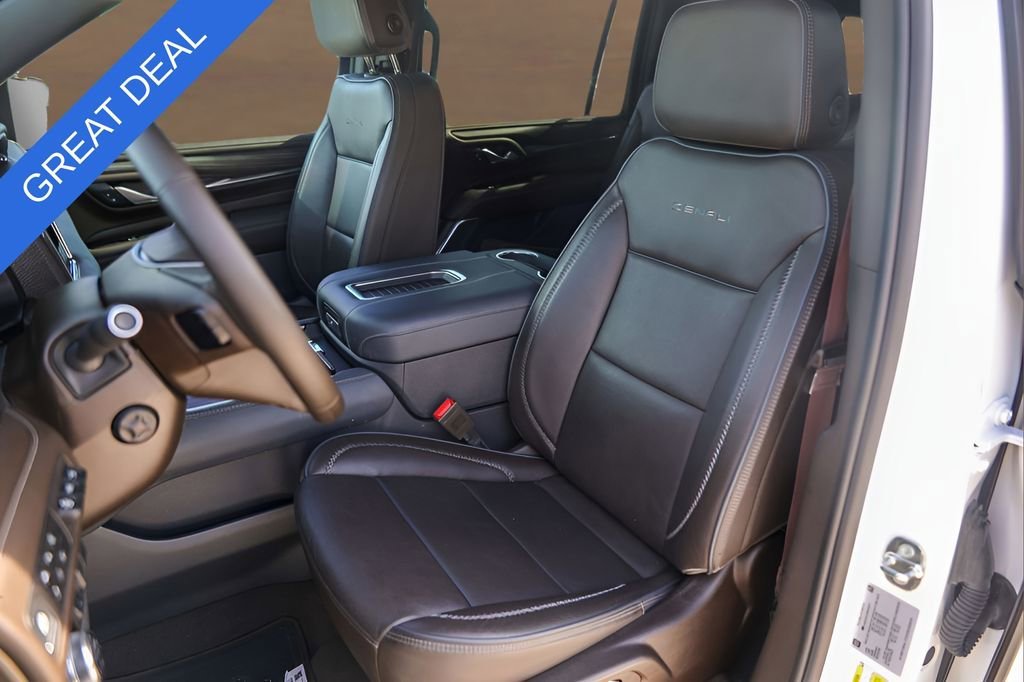 Used 2024 White Frost Tricoat GMC Denali image 7