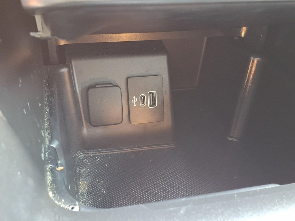 Used 2025 White Metallic Ford Active image 12