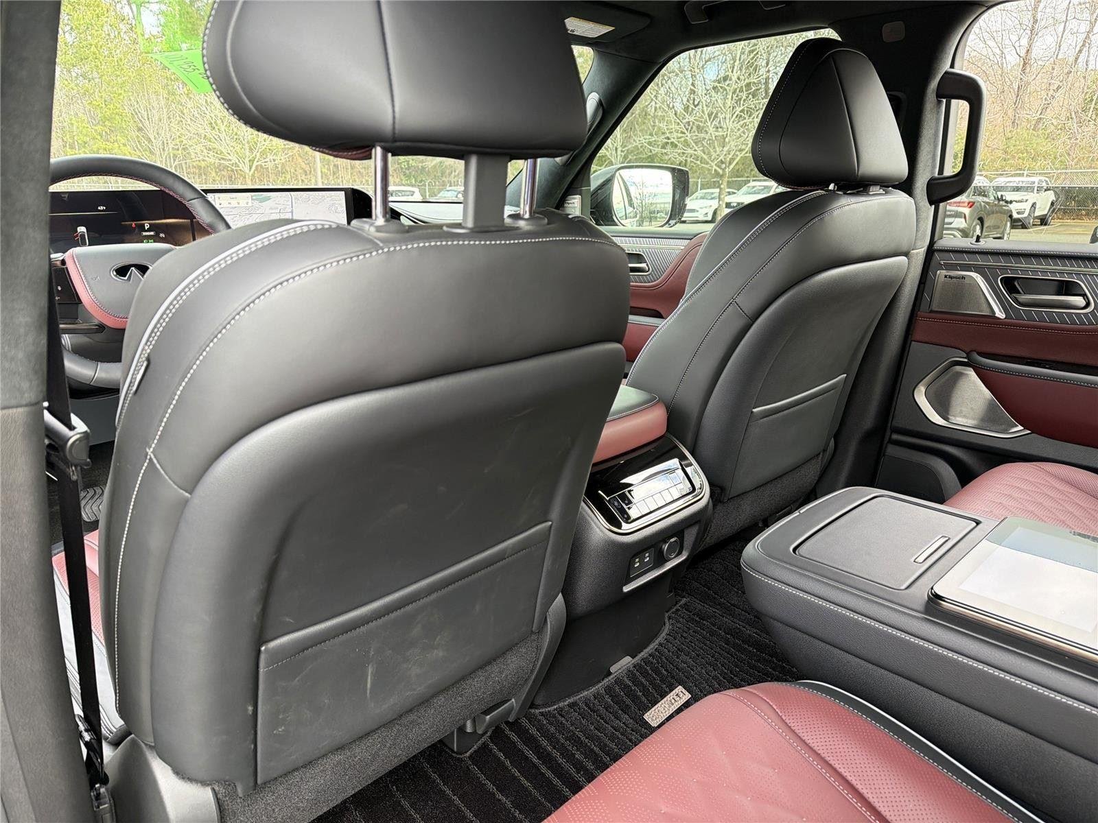 Used 2026 Mineral Black/Graphite Shadow INFINITI AUTOGRAPH image 27
