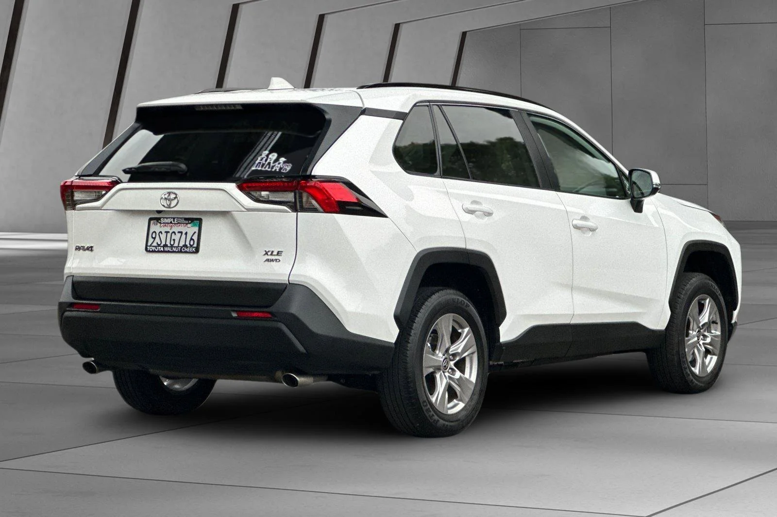 Certified Used 2025 White Toyota XLE image 4