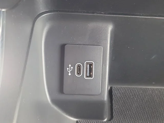 Used 2025 Blue Ford XLT image 28