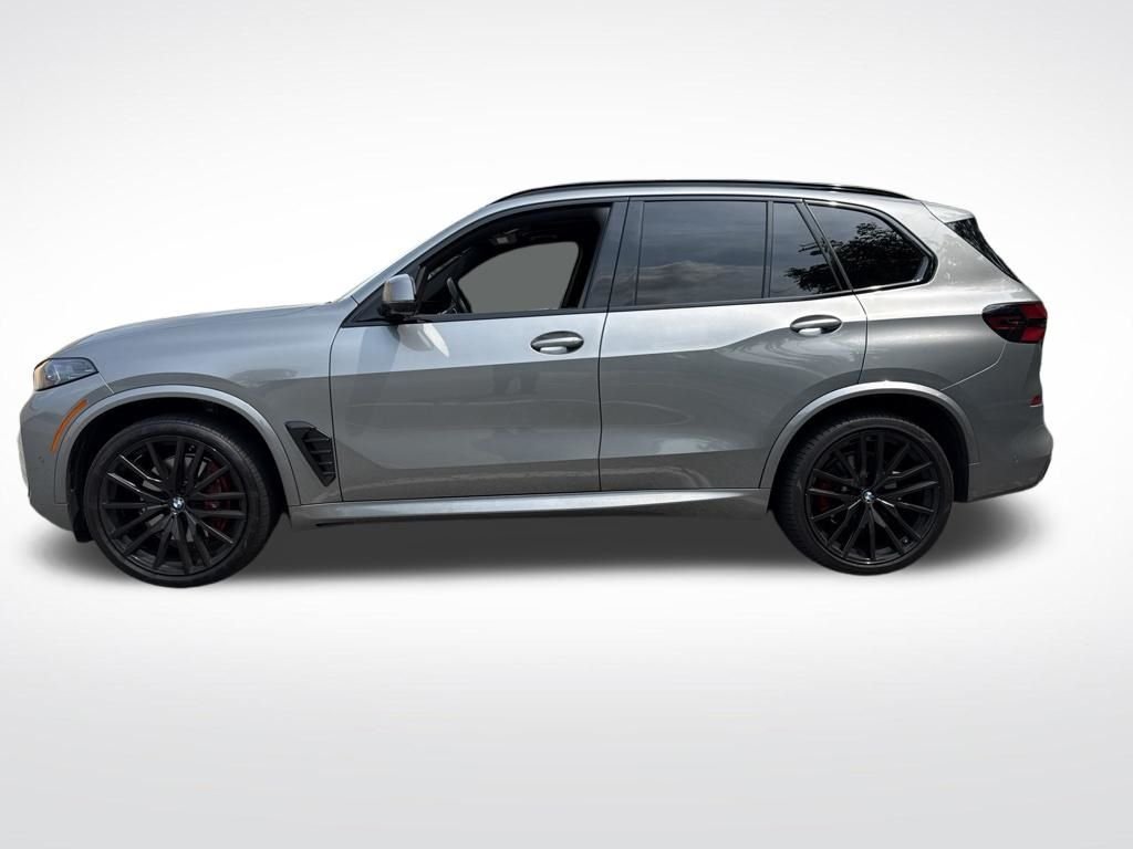 Used 2026 Gray BMW xDrive40i image 8