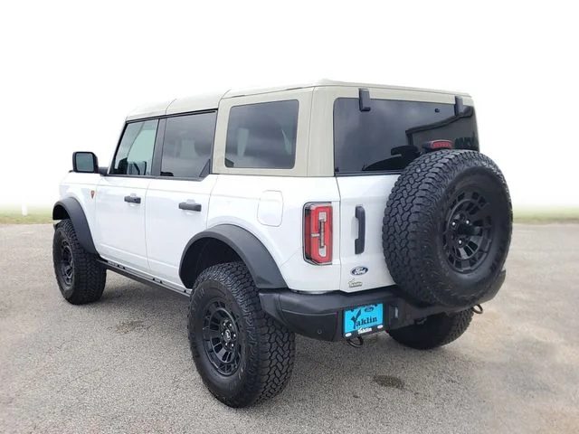 New 2026 Oxford White Ford Badlands® image 3