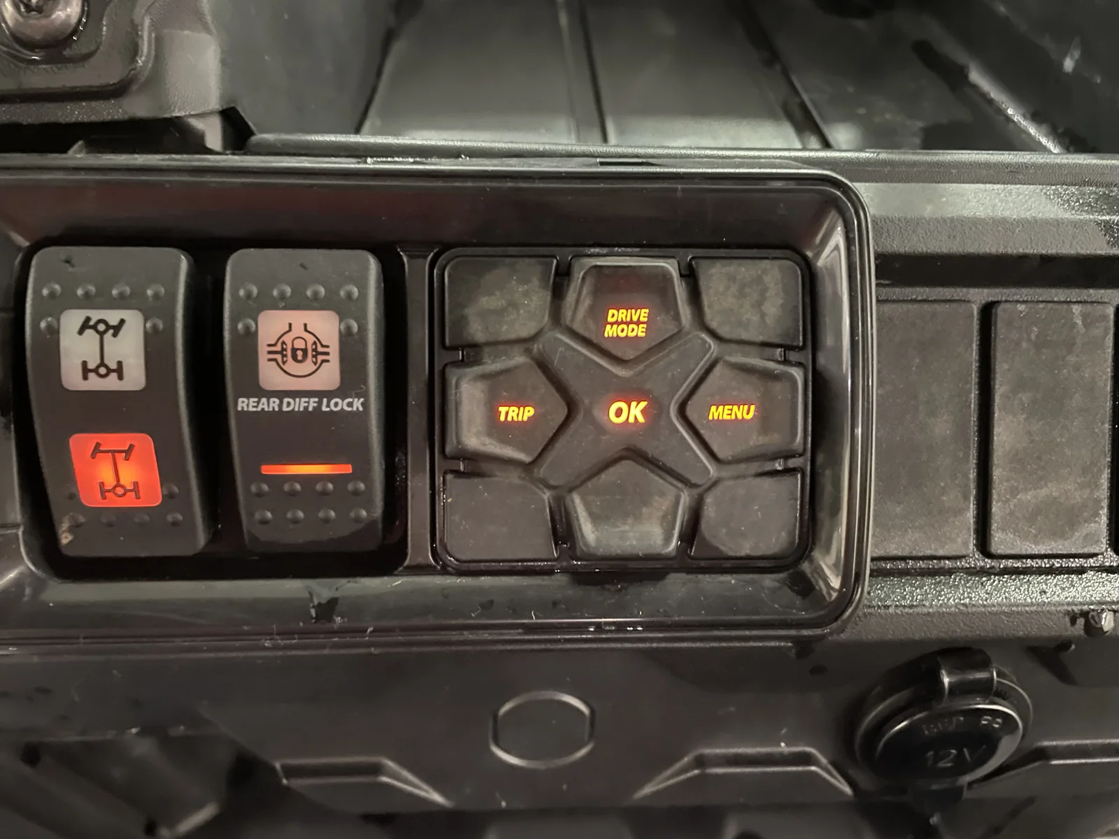 Used 2025 black Can-Am  image 13