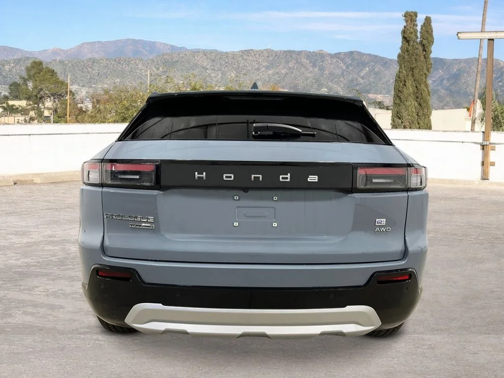New 2026 Sonic Gray Pearl Honda Touring image 4