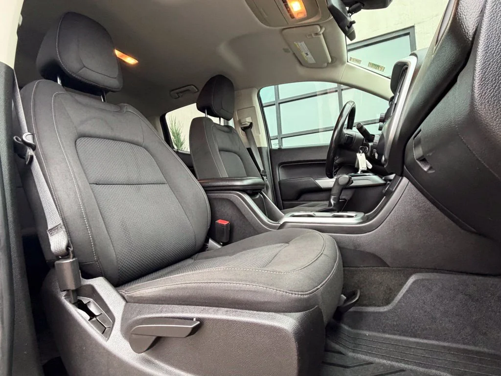 Used 2018 Green Chevrolet LT image 21