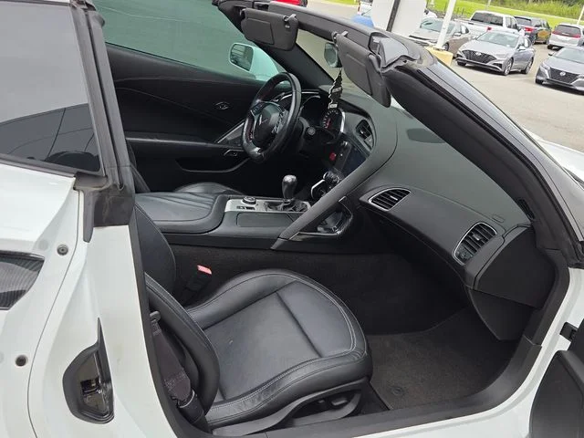 Used 2015 White Chevrolet Stingray image 14