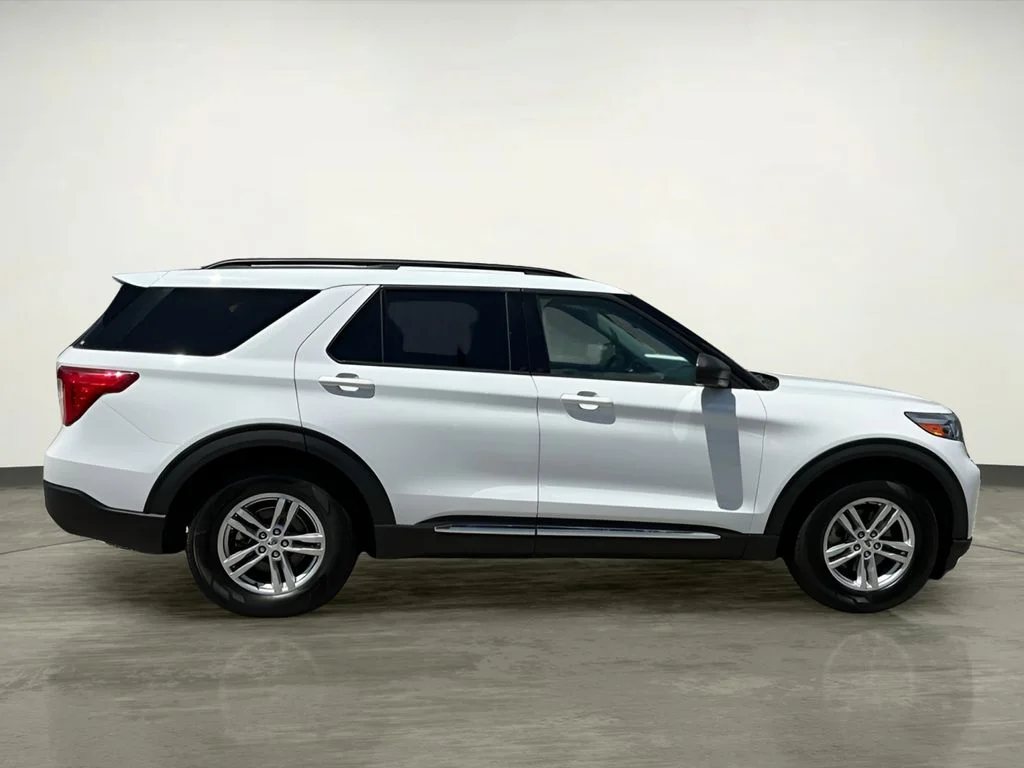 Used 2023 White Ford XLT image 9