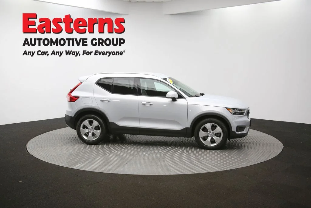 Used 2021 Silver Volvo Momentum image 45