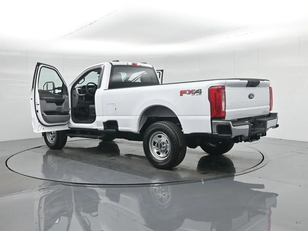 New 2026 Oxford White Ford XL image 29