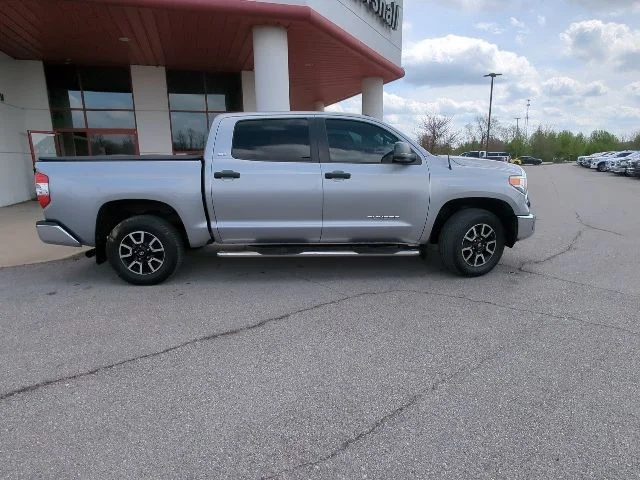 Used 2016 Silver Toyota SR5 image 30