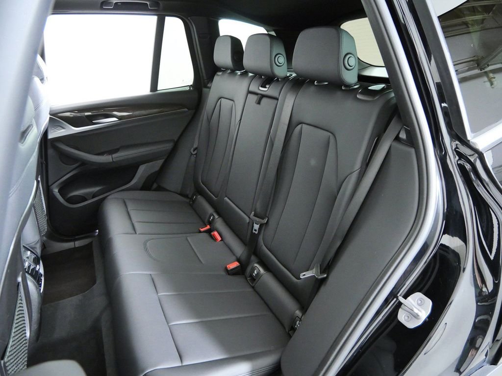 Used 2021 Jet Black BMW xDrive30i image 29