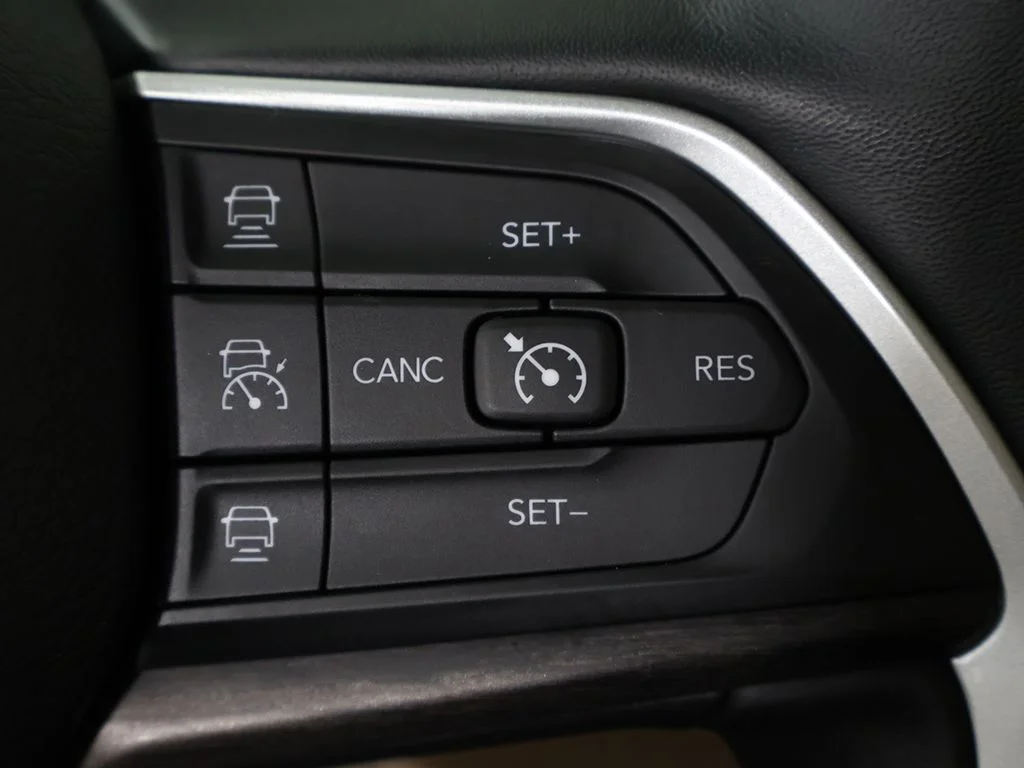 Used 2022 Gray Jeep Limited image 49