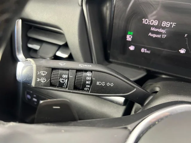 Used 2025 Silver GMC Elevation image 25